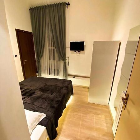 Отель Cialdini 13 Roma Экстерьер фото